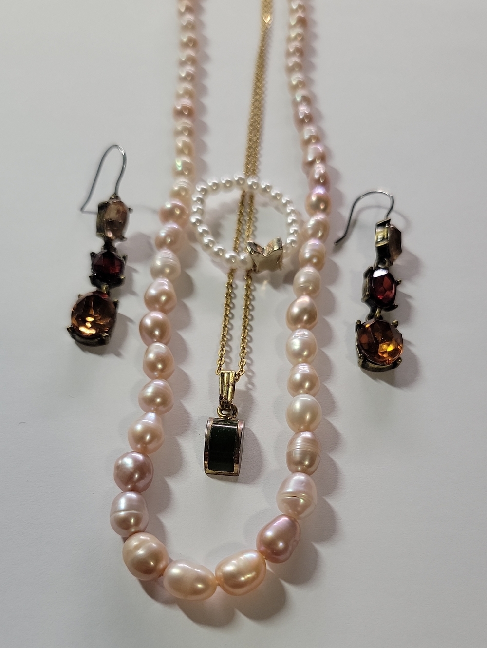 Classic Pink Pearl Necklace with Gold Jewelry Lot